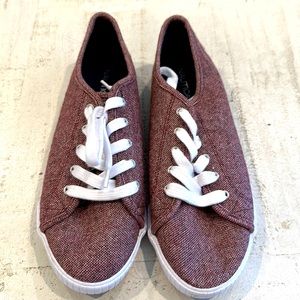 Womens Nautica sneakers, size 8.5. Very gently used condition